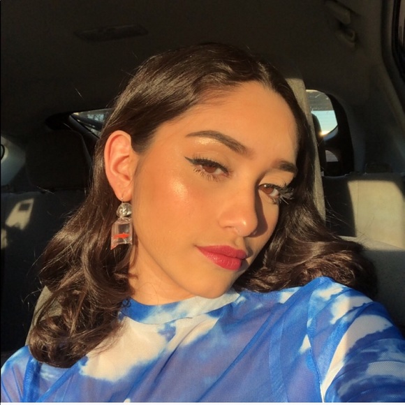 Fish Pattern Crystal Drop Earrings - Picture 3 of 3